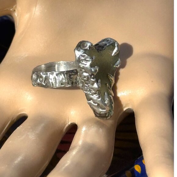 Heart of the Sea Heart Shaped Sea Glass Silver Blend Artisan Ring Size 8 - Picture 10 of 15